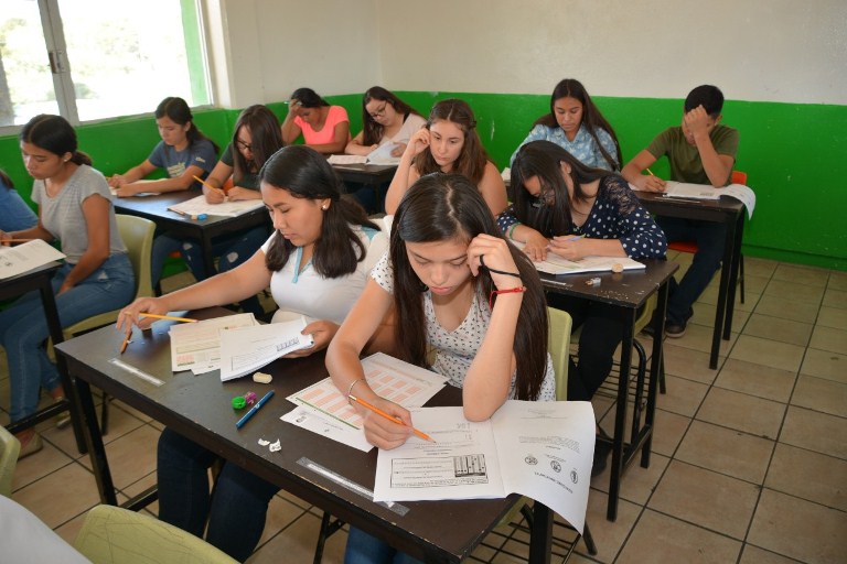 Más de 45mil jóvenes buscan ingresar a los COBACH y prepas del estado