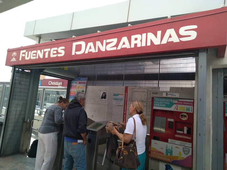 Personal grosero y pésimo servicio en estación Fuentes Danzarinas