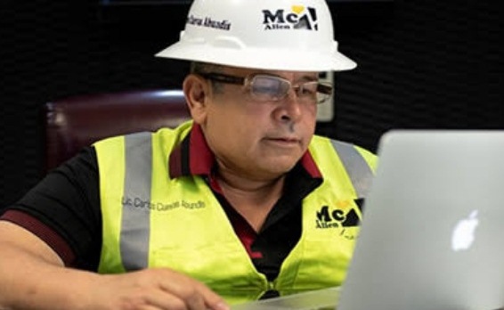 empresario carlos cuevas