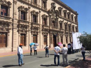 Cierran el centro maestros de la sección 8 del SNTE 1 cierre 03