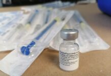 Invitan a vacunarse contra influenza y COVID-19 para evitar complicaciones esta temporada invernal