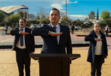 Marco Bonilla encabezó izamiento de bandera
