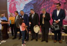 Entregan Educación y UNICEF mochilas y útiles escolares a 413 niñas y niños en situación de migración