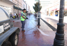 Trabajan diariamente en el Centro Histórico para mantener limpias sus calles y puntos turísticos