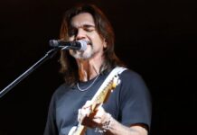 Emociona Juanes a más de 15 mil juarenses en la Plaza de la Mexicanidad