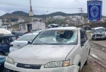 Aseguran dos vehículos con reporte de robo en un yonke en Parral
