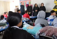 Entrega DIF Estatal 662 chamarras de la campaña “Juntos sin Frío” a escuelas de Ciudad Juárez