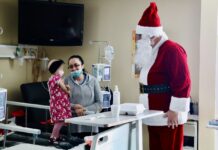 Diputado Carlos Olson Lleva Alegría Navideña al Hospital Infantil