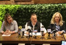 Anuncia Mario Vázquez a Adriana Fuentes como su suplente en la candidatura
