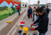 Pintan mural comunitario en colonia Sol de Oriente