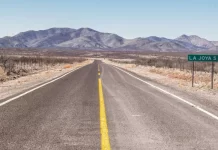 Entrega Maru Campos rehabilitación de 43 km de caminos y de 54 viviendas en Satevó