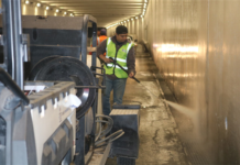 Realizan limpieza de túnel de la Independencia