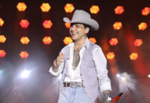 Festejan juarenses Bicentenario de Chihuahua con presentación de Christian Nodal