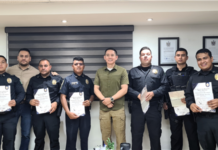 Reconocen trabajo de policías municipales con bonos de alto impacto
