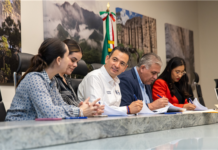 Firma alcalde Marco Bonilla actas de entrega-recepción de la administración municipal