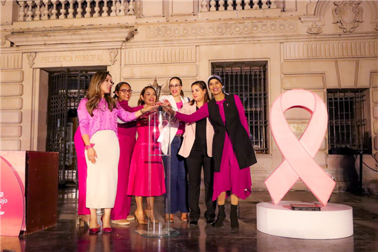 cáncer de mama rosa iluminado