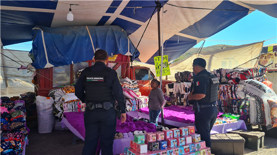 policía panteones feria hueso