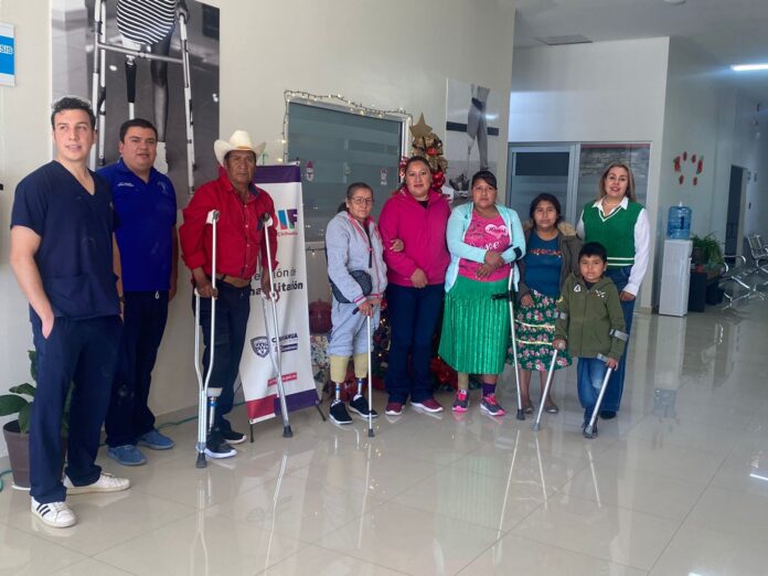 ENTREGA DE PROTESIS Y SILLA