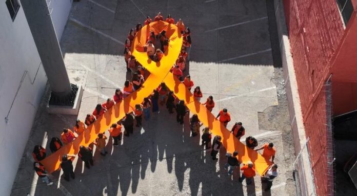 ichmujeres moño naranja