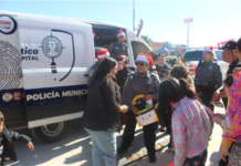Llevan policías K9 y de Inteligencia felicidad a niñas y niños