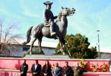 Develan escultura de Pueblo Tradicional en Jiménez