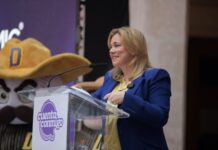 Maru Campos acompaña a Dorados de Chihuahua en la presentación de la temporada 2025 de la LMB