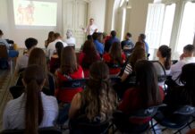 Exponen el caso de éxito de Guachochi en evento académico