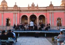 Disfrutan los chihuahuenses del concierto “Noche bajo las estrellas” en el Centro Cultural “Quinta Carolina”