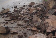 Remueven derrumbes en la carretera Soto Máynez-Gómez Farías-Buenaventura