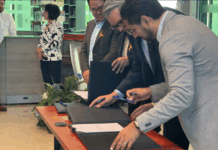 Firman Municipio y UPCH convenio para fortalecer salud mental y seguridad digital en estudiantes