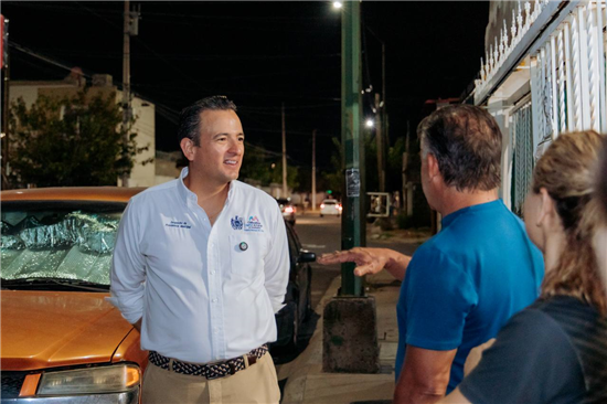 Recorre Marco Bonilla colonia Los Olivos; supervisa alumbrado, calles y ...