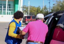 Entrega Gobierno del Estado más de 2 mil 500 apoyos a personas adultas mayores y con discapacidad en Ciudad Juárez