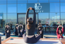 Realizan clase de yoga con causa en apoyo a mujeres en situación de violencia