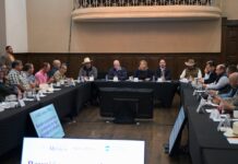 Maru Campos y el secretario de Agricultura federal se reúnen con productores de trigo