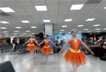 Lleva Municipio presentaciones de artistas chihuahuenses a sala de espera del aeropuerto
