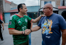 Recorre alcalde Marco Bonilla calles de la colonia Cumbres del Sur para supervisar alumbrado y seguridad