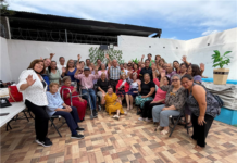 Adultos mayores se preparan para el Festival Reina de Reinas del Mes del Abuelo