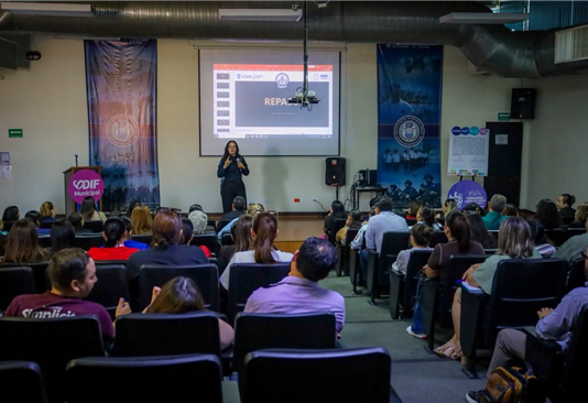 Más preparados en atender la niñez y adolescencia: capacitan a 500 funcionarios municipales