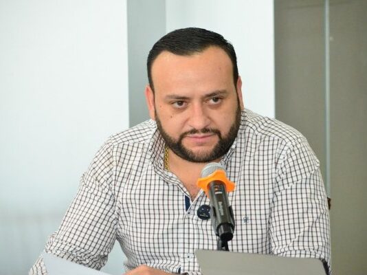 Exige Arturo Medina frenar retenes injustificados de la FGR; diputados de Morena se oponen