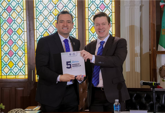 Entrega Marco Bonilla al Ayuntamiento su Quinto Informe de Gobierno