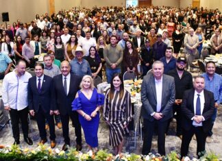 Entrega SEyD estímulos por antigüedad a 437 trabajadores del subsistema estatal PAEE 13